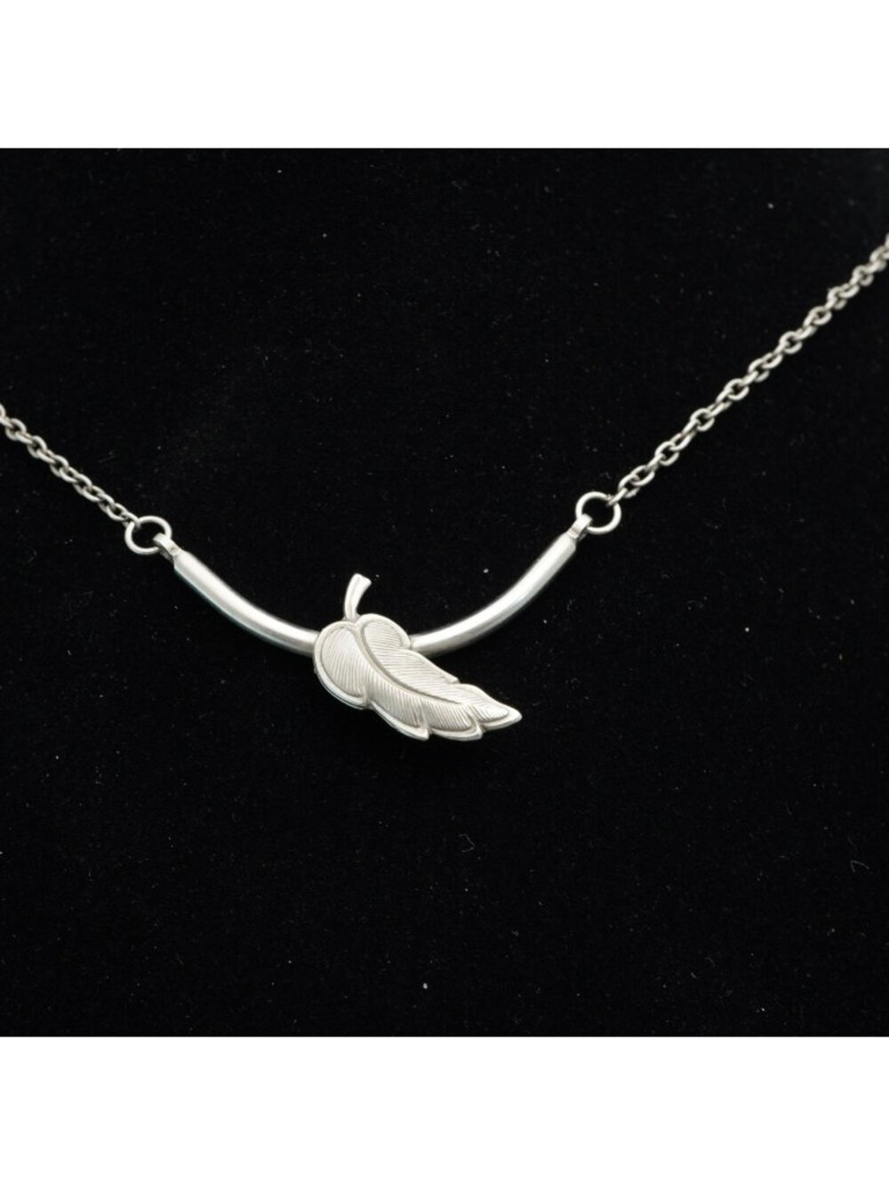 Vintage Silver Tone Feather Bar Pendant Necklace 15-Inch Chain